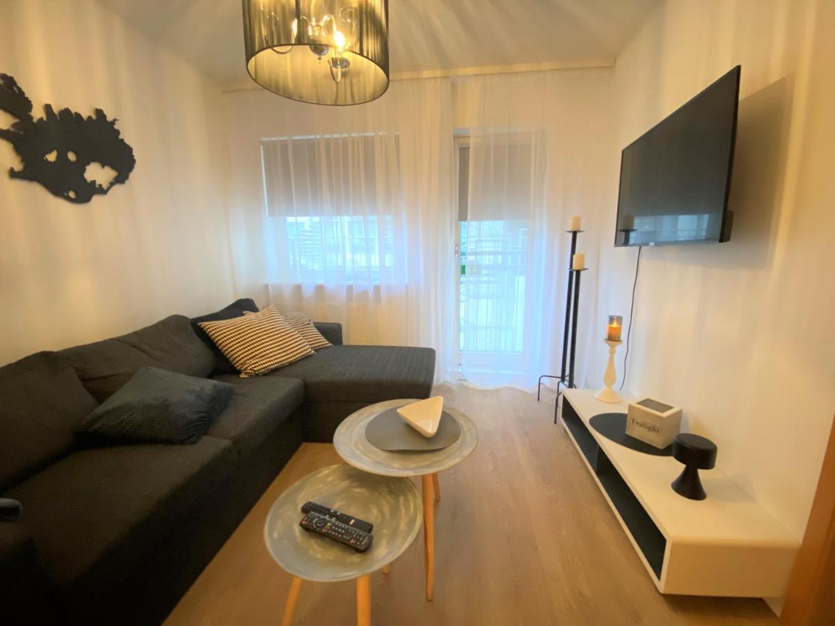 Hafnarstraeti 100, Downtown Apartment Akureyri Ngoại thất bức ảnh
